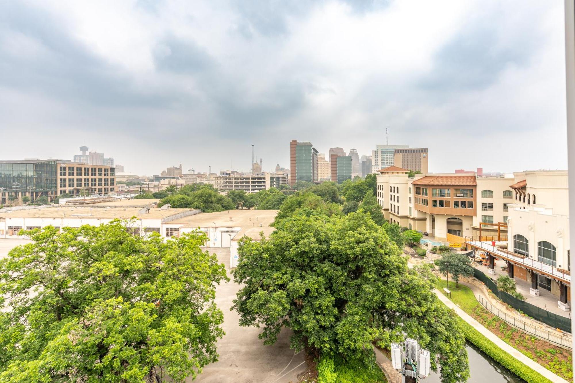 Riverwalk Penthouse Oasis W/Free Parking Gym Pool San Antonio Extérieur photo