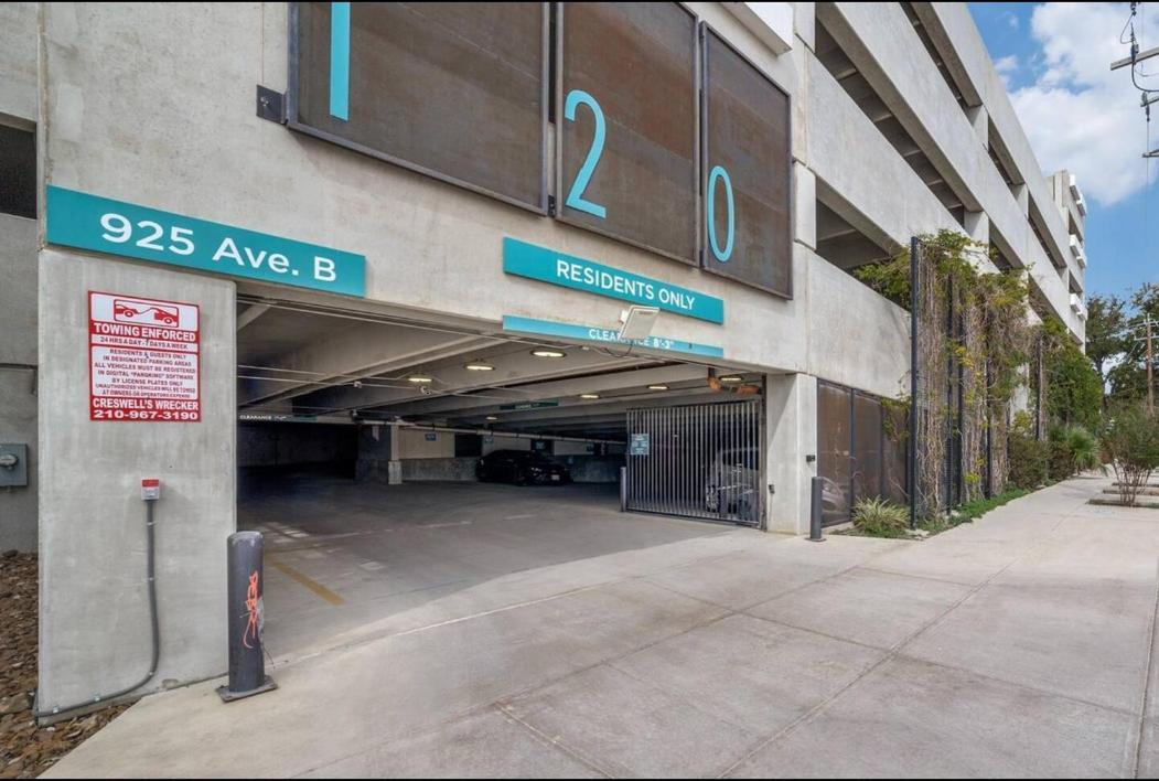Riverwalk Penthouse Oasis W/Free Parking Gym Pool San Antonio Extérieur photo